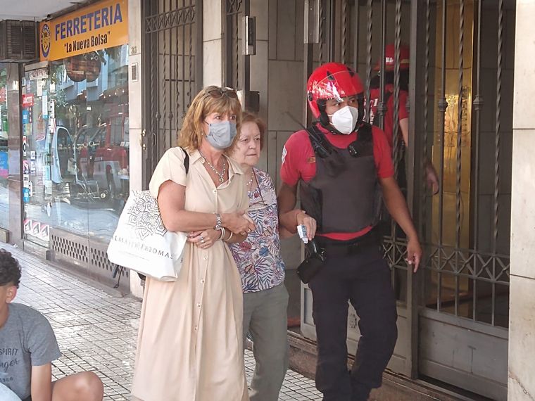 Incendio en un departamento de calle 27 de Abril en Córdoba.