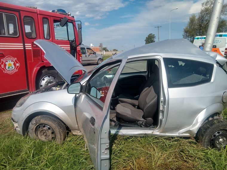 Así quedó el auto que protagonizó el choque en la E-53.