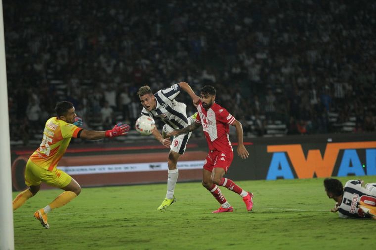FOTO: Federico Girotti marcó el único gol de Talleres en el torneo.
