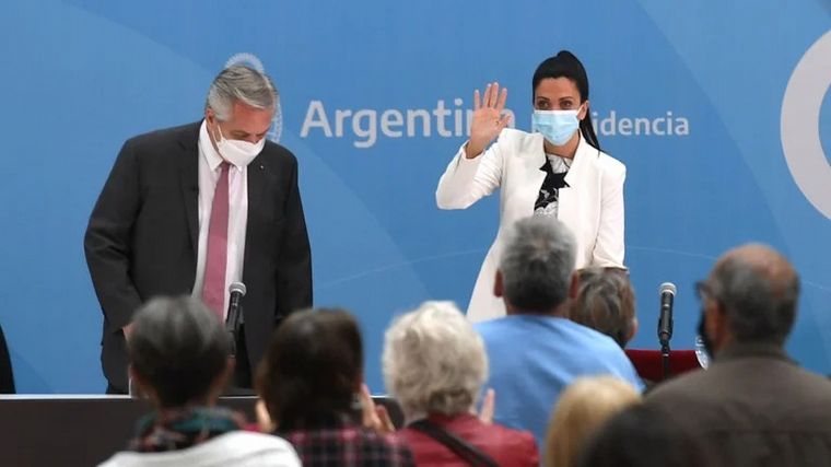 Alberto Fernández y Luana Volnovich (Foto: Maximiliano Luna)