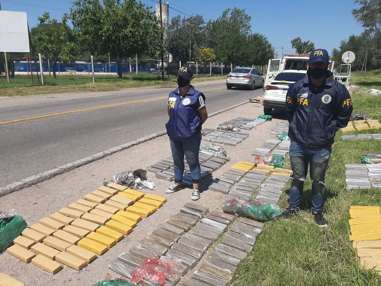 FOTO: 1600 kilos marihuana Córdoba La Fiel Policía Federal