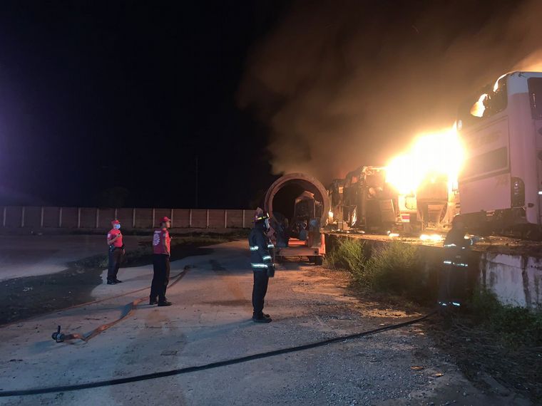 Se incendiaron colectivos de la empresa Flecha Bus