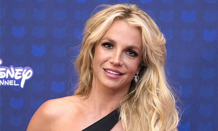 FOTO: Britney Spears firmó contrato millonario para su biografía