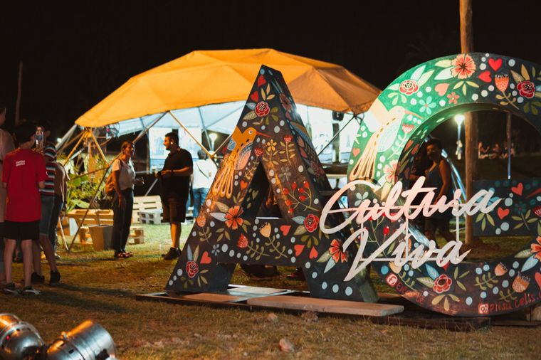 Mionca arrancó con todo: más de 20 mil personas en la primera gran noche