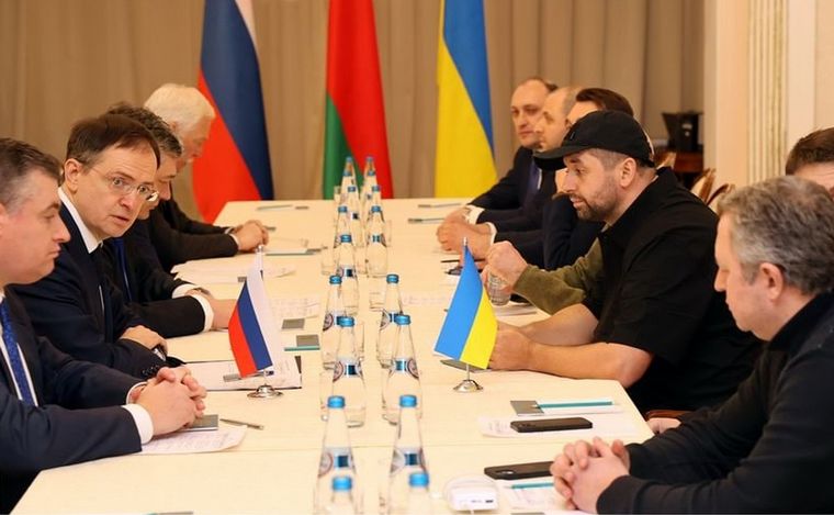 FOTO: Rusia y Ucrania seguirán negociando el fin de la guerra.