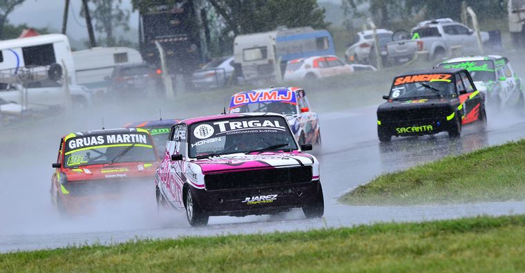 Joaquín Hongn ganó la Clase 1 bajo la lluvia en el "Cabalén"