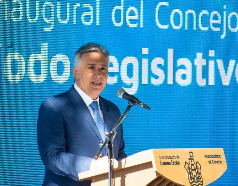 FOTO: Martín Llaryora encabezó la Sesión Inaugural del Concejo Deliberante.