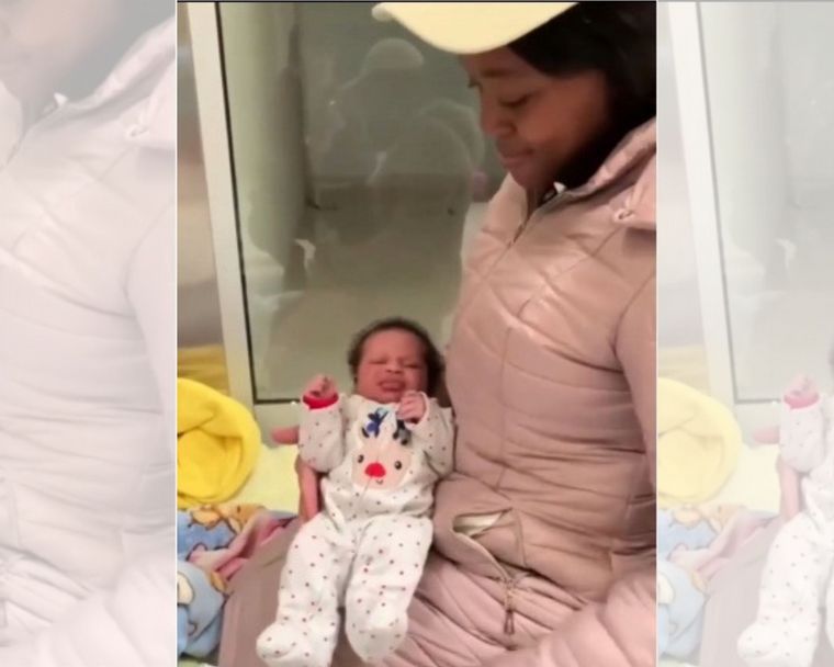 La bebé y su madre cruzaron la frontera y se refugiaron en Polonia.