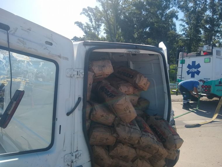 En Av. Circunvalación, un conductor perdió el control de su auto.