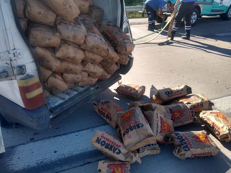 En Av. Circunvalación, un conductor perdió el control de su auto.