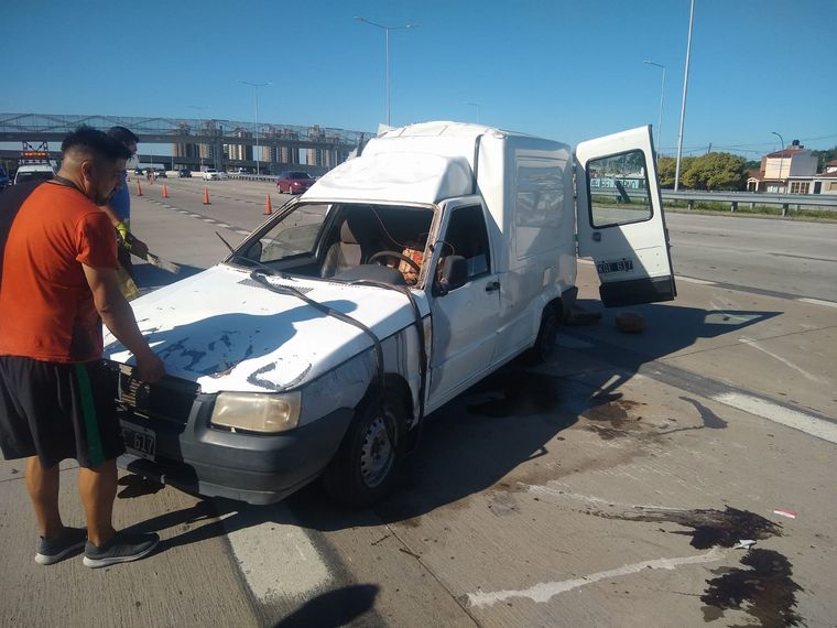 En Av. Circunvalación, un conductor perdió el control de su auto.