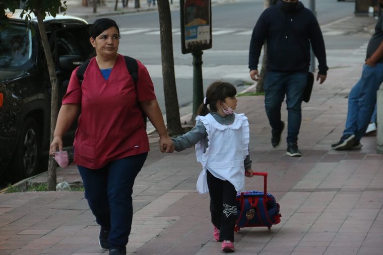 FOTO: Hoy inician las clases en Córdoba, sin burbujas ni pase