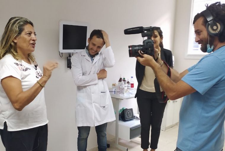FOTO: Ana Sotomayor fue operada de Temblor Esencial en el hospital cordobés Elpidio Torres