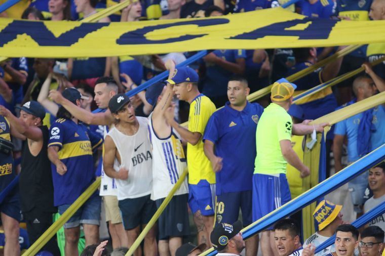 FOTO: Hinchas de Boca en el Estadio Mario Alberto Kempes.