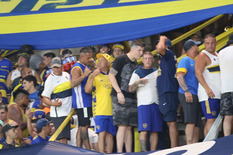 Hinchas de Boca en el Estadio Mario Alberto Kempes.