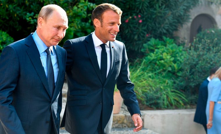 FOTO: Putin y Macron, en otros tiempos. 