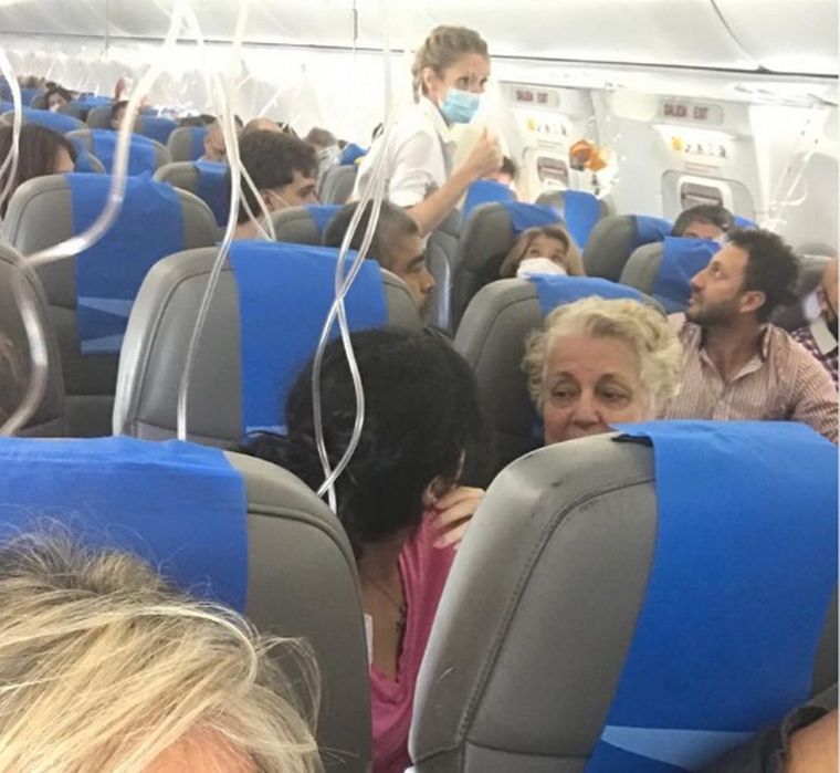 Algunos pasajeros sufrieron lesiones menores.