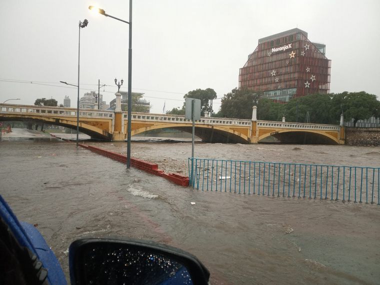 Complicaciones en ciudad de Córdoba por las fuertes lluvias