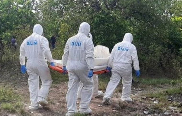 En el lugar del hallazgo, se realizaron levantamiento de rastros y tareas de rigor.