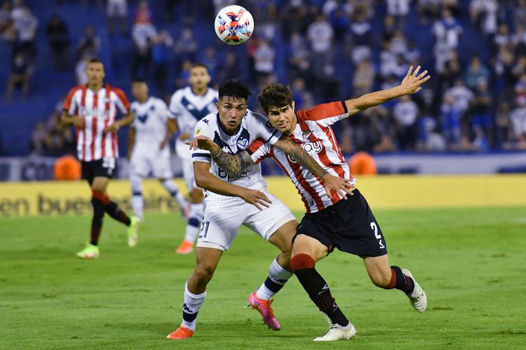 Pura entrega. Estudiantes y Vélez no decepcionaron en el Amalfitani.