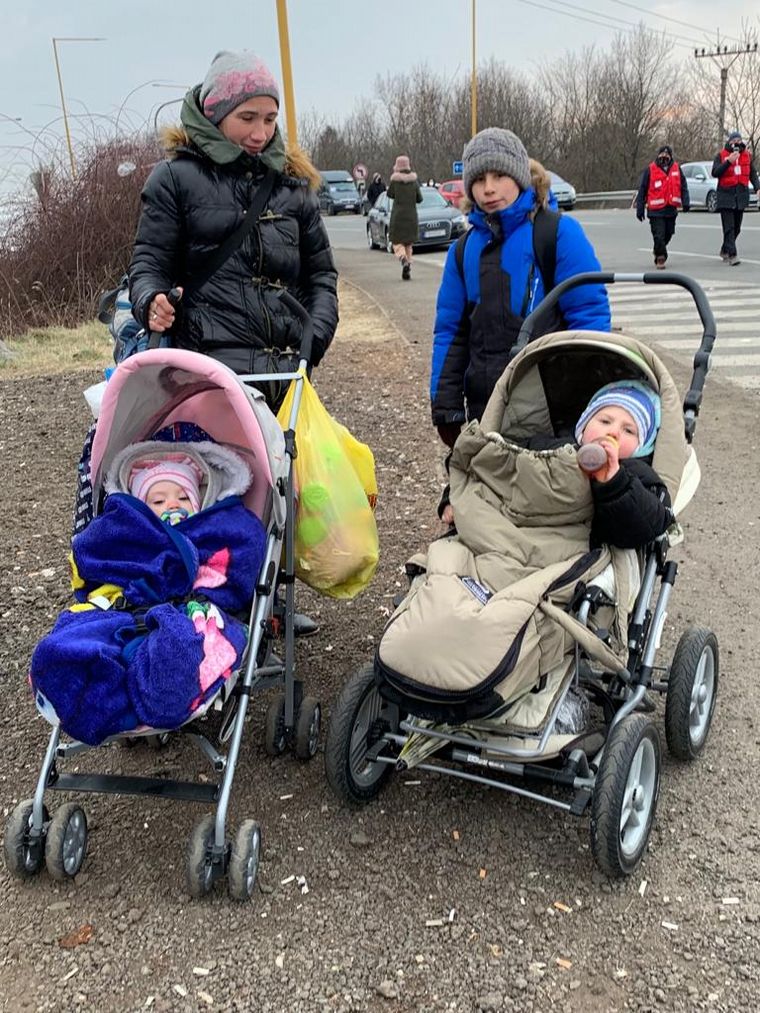 Más de 100 mil ucranianos se movilizaron hacia Eslovaquia