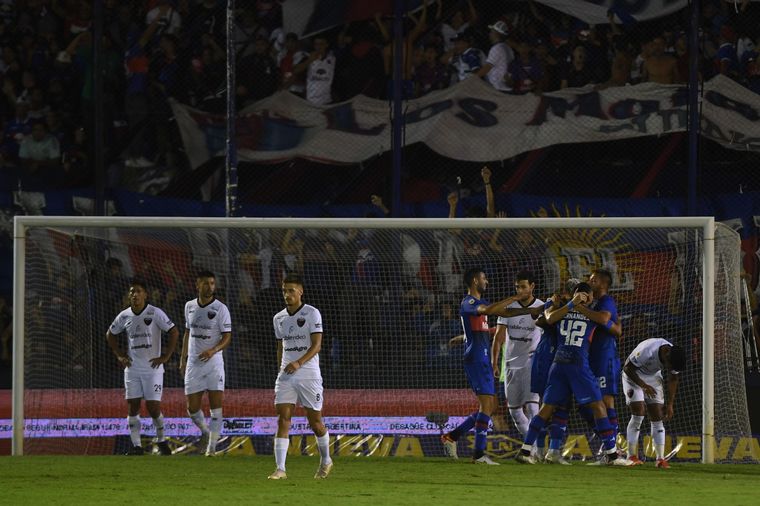 Tigre no conoce la derrota en el campeonato y se metió en el lote de arriba.