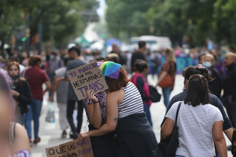 Miles de mujeres marcharon por el centro cordobés por el 8 de marzo.