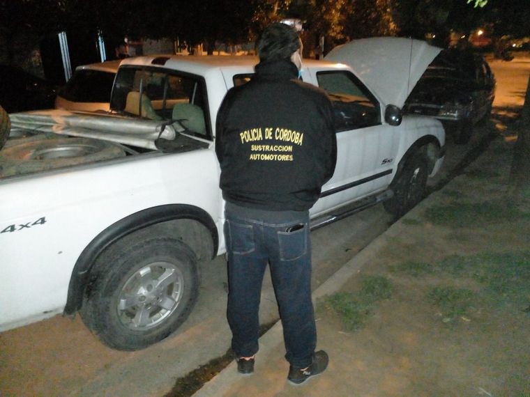 FOTO: Investigan a banda dedicada al robo de autos en Córdoba