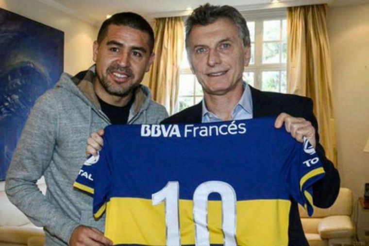 Macri y Riquelme, en otros tiempos (Foto: archivo)