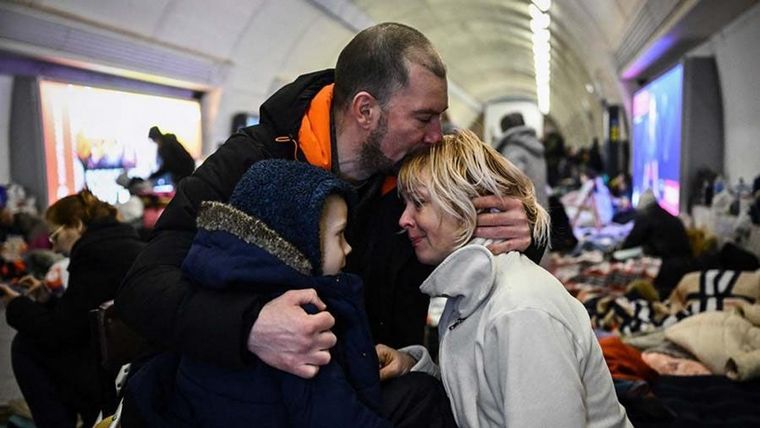 FOTO: Argentina otorga la primera visa humanitaria a un ucraniano