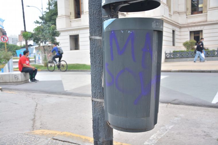 La Municipalidad denunció hechos de vandalismo en varias plazas de Córdoba
