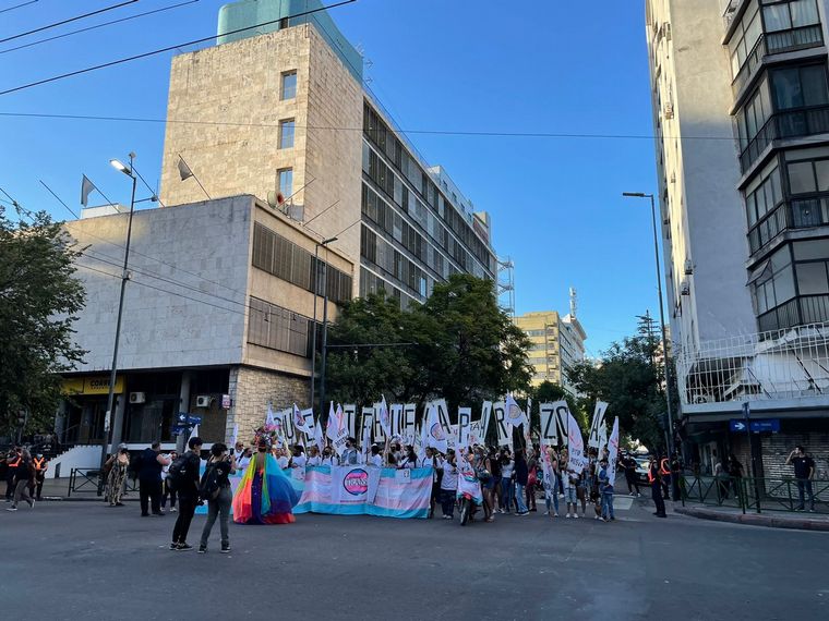 FOTO: Marchan en Córdoba y Buenos Aires por la aparición de Tehuel