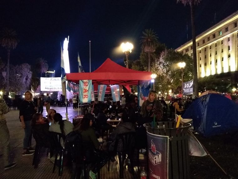 Grupos de izquierda realizan un plenario piquetero en Plaza de Mayo