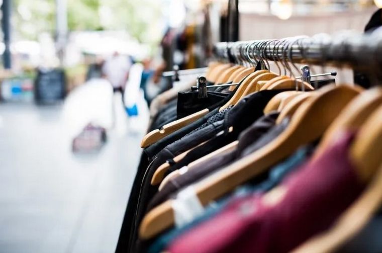 Chile tiene costos menores a la Argentina en ropa y tecnología.