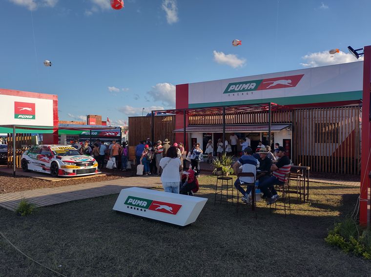 El concurrido stand de Puma Energy