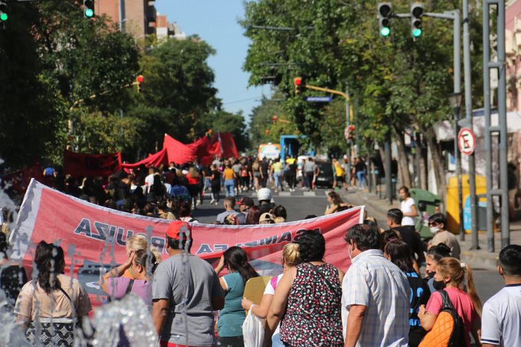 Caos de en el centro de Córdoba por triple manifestación