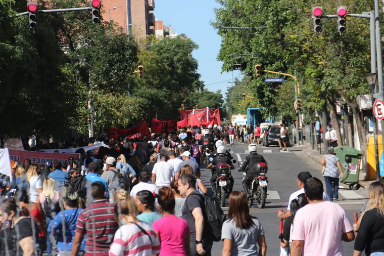 Caos de en el centro de Córdoba por triple manifestación
