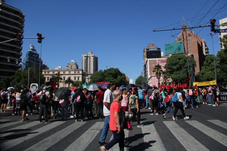 Otra mañana complicada por marchas en Córdoba