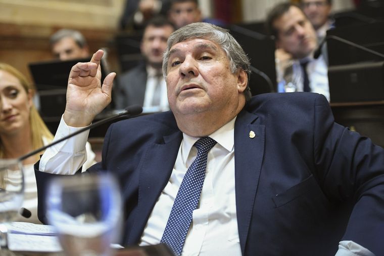 El formoseño José Mayans, titular del bloque del Frente de Todos, votó a favor.