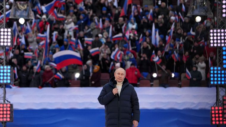 FOTO: En un acto patriótico, Putin justificó la invasión a Ucrania.