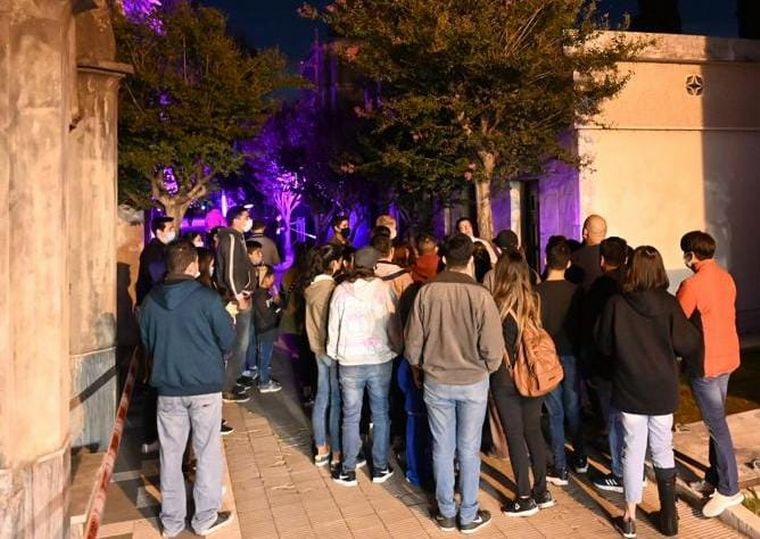 La Noche de los Cementerios