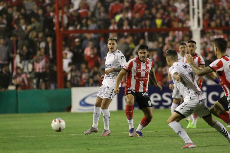 Instituto recibe a Quilmes e intenta seguir con su buena racha. 