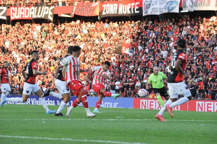 FOTO: Colón recibe a Unión por la 7º fecha de la Liga Profesional de Fútbol.