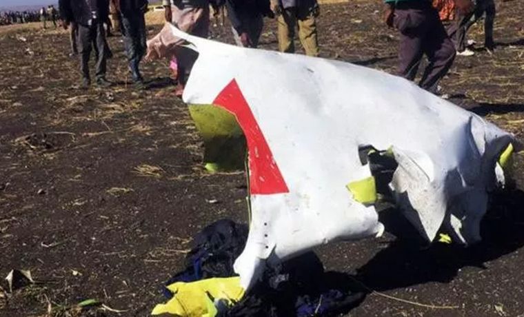 Parte de los restos del avión siniestrado.