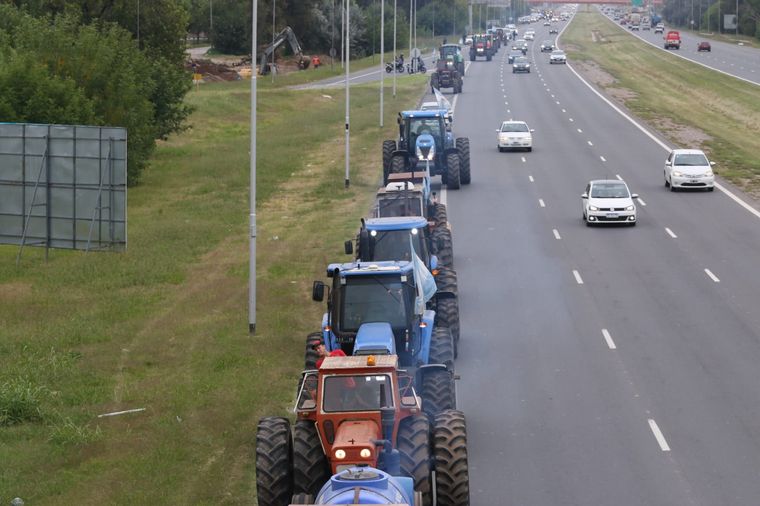 Tractorazo de productores autoconvocados en Córdoba