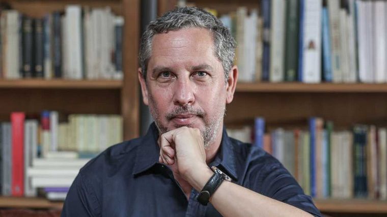 Netflix adaptará un libro de Guillermo Martínez en una serie. 