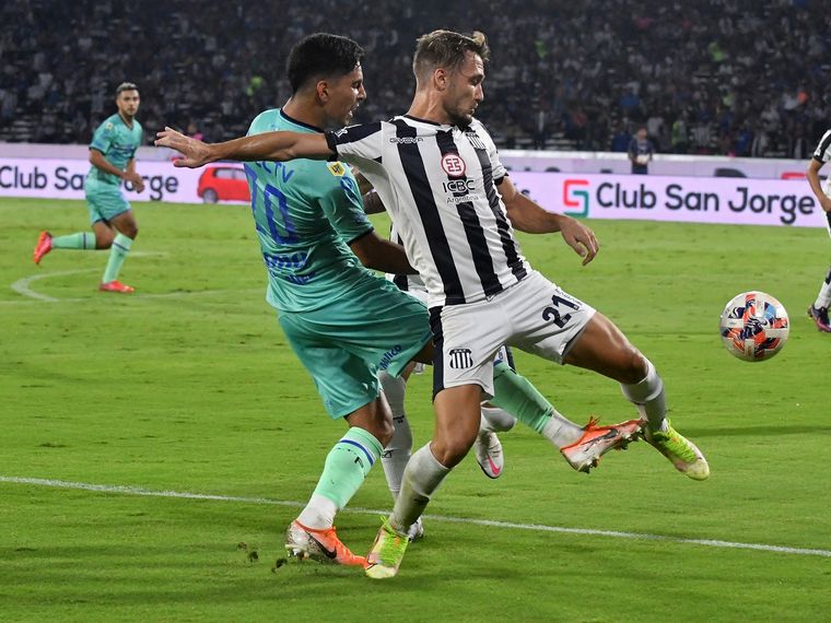 Talleres levantó su nivel y consiguió su primera victoria ante Godoy Cruz.