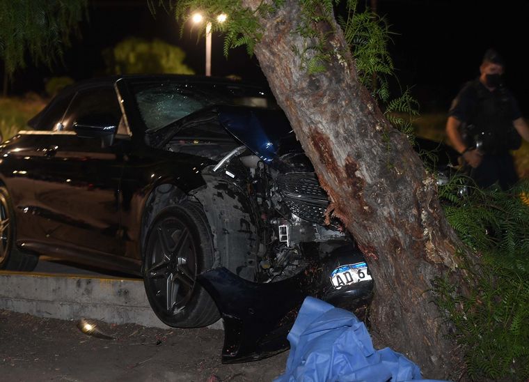 Dos jóvenes muertos al ser atropellados cuando estaban sentados en el cordón