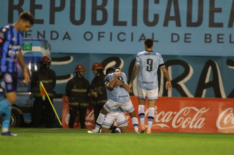 FOTO: Belgrano lo gana en Alberdi y se trepa a la punta.