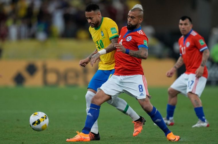 FOTO: Brasil se hizo fuerte en su casa ante Chile.
